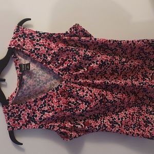 New York and Company ladies large v neck tank